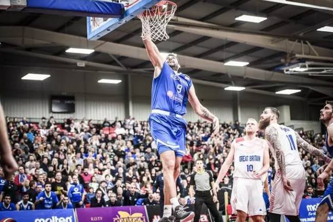  CBA季后赛烽火重燃，八强队伍蓄势待发