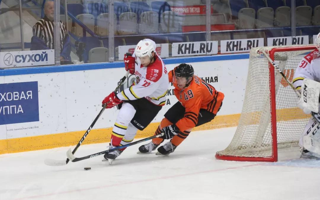  青年军刮起青春风暴，连胜势头不可挡