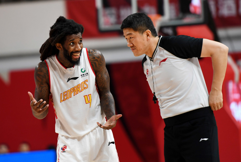  深圳马可波罗加时惜败于上海久事男篮