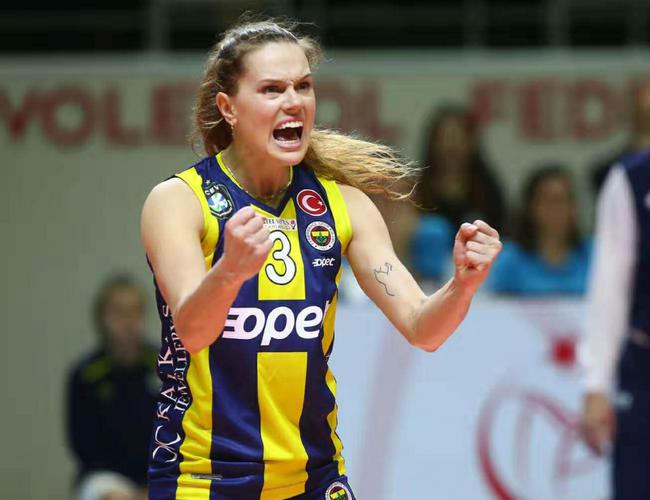  内多耶舍娃新秀崛起，瓜达拉哈拉站青春风暴夺冠