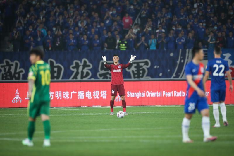  中场核心伤愈，回归首战传射建功