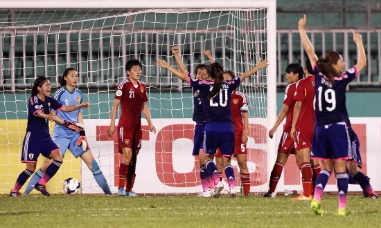  女足亚洲杯启幕战告捷，玫瑰军团展风采  