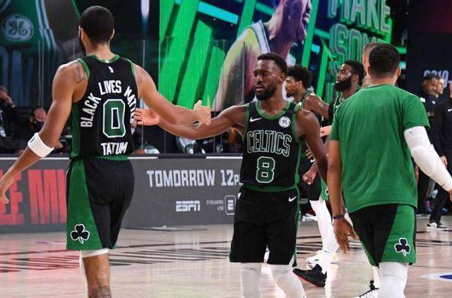  保罗双误葬送好局，痛失赛点遭对手逆转